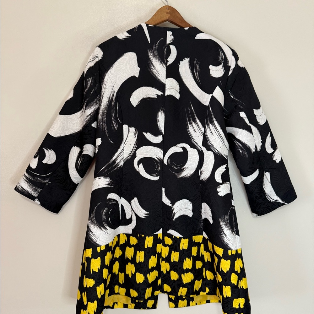 Luii NWT Black & White and yellow Swirl Jacket in size small - Picture 9 of 14